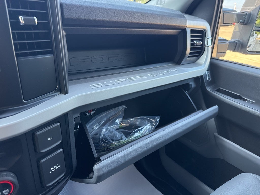 2025 Ford Chassis Cab F-350® XL