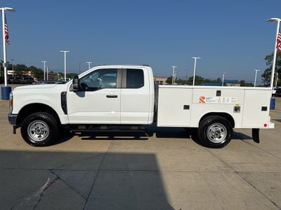 2025 Ford Chassis Cab F-350® XL
