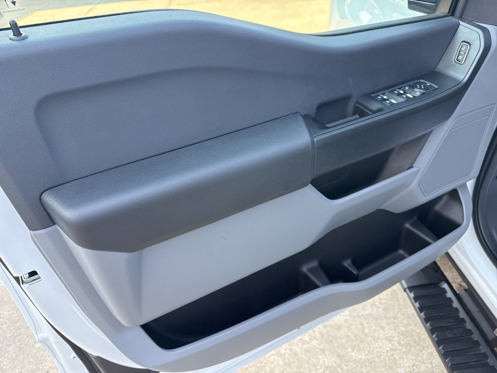 2025 Ford Chassis Cab F-350® XL