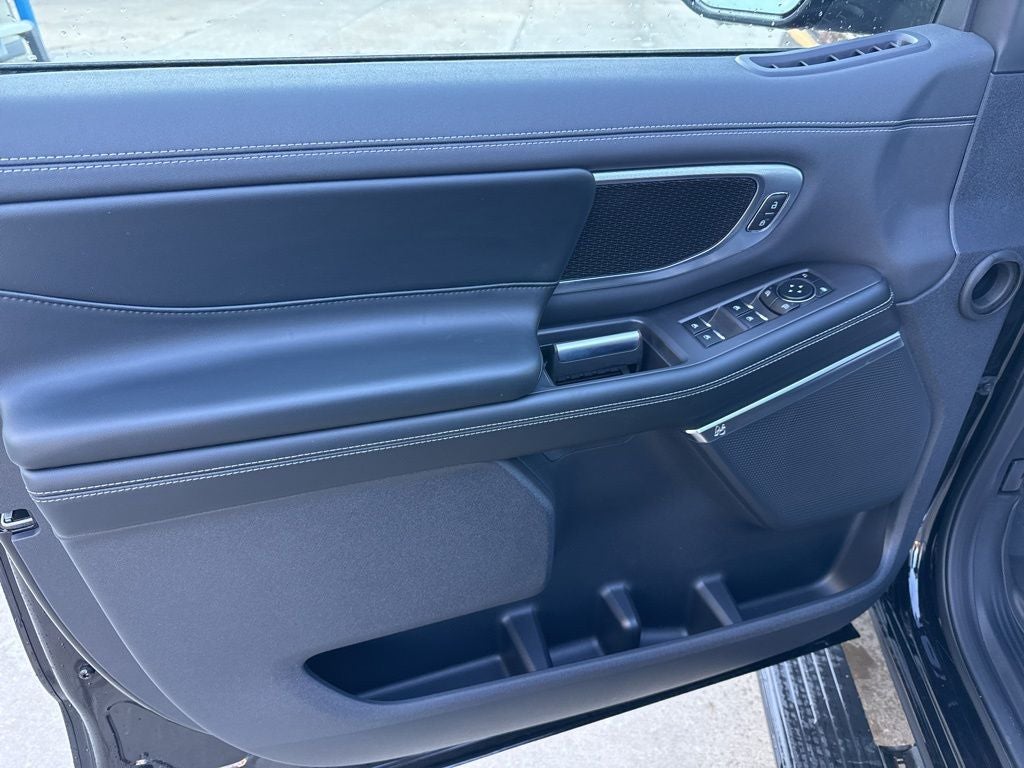 2025 Ford Expedition Platinum® MAX