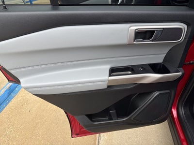 2022 Ford Explorer XLT Sport