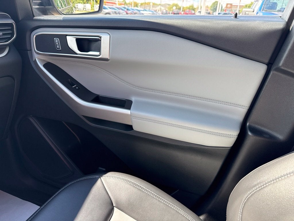 2023 Ford Explorer XLT Sport