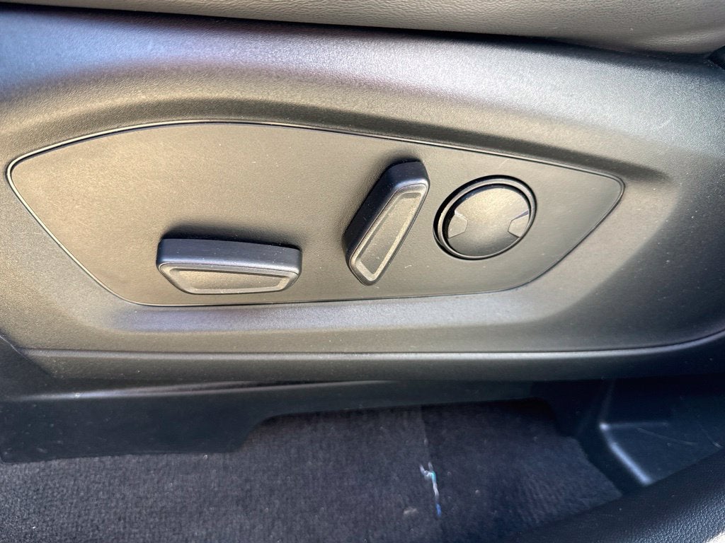 2023 Ford Explorer XLT Sport