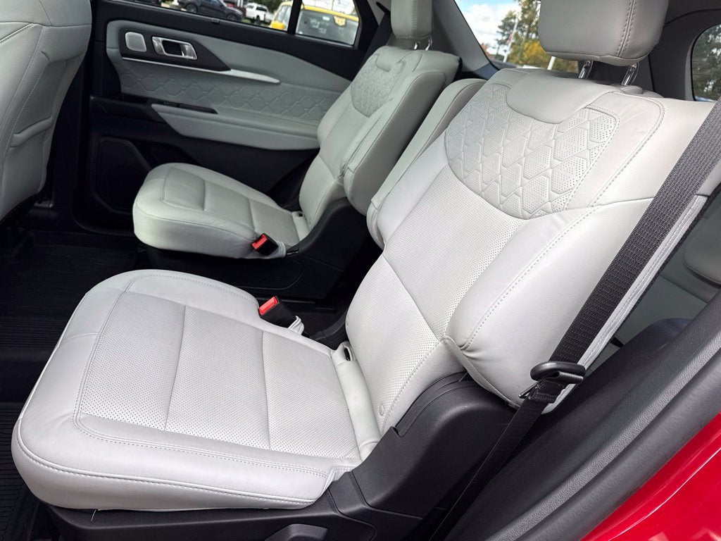 2025 Ford Explorer Platinum Ultimate