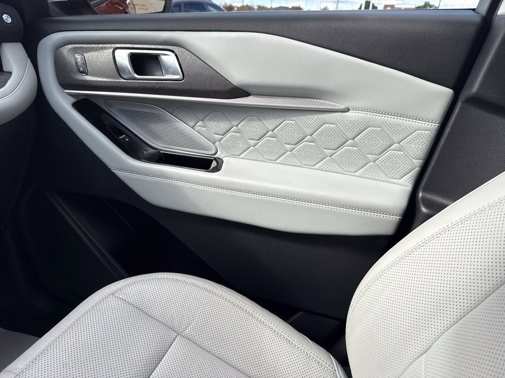 2025 Ford Explorer Platinum Ultimate
