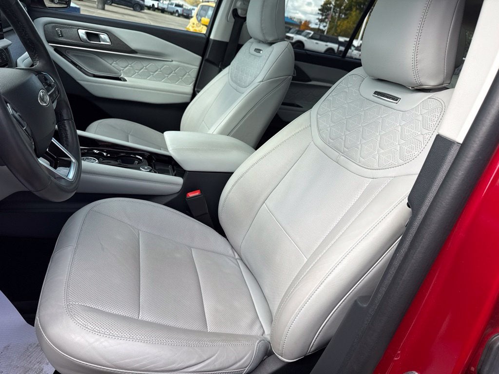 2025 Ford Explorer Platinum Ultimate