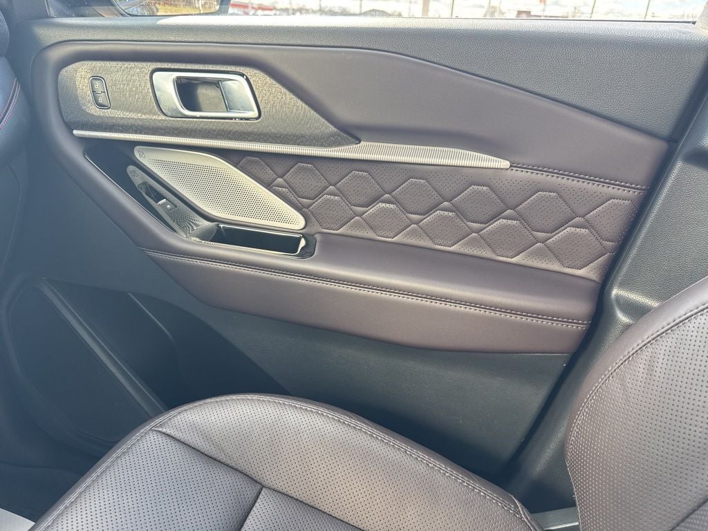 2025 Ford Explorer Platinum Ultimate