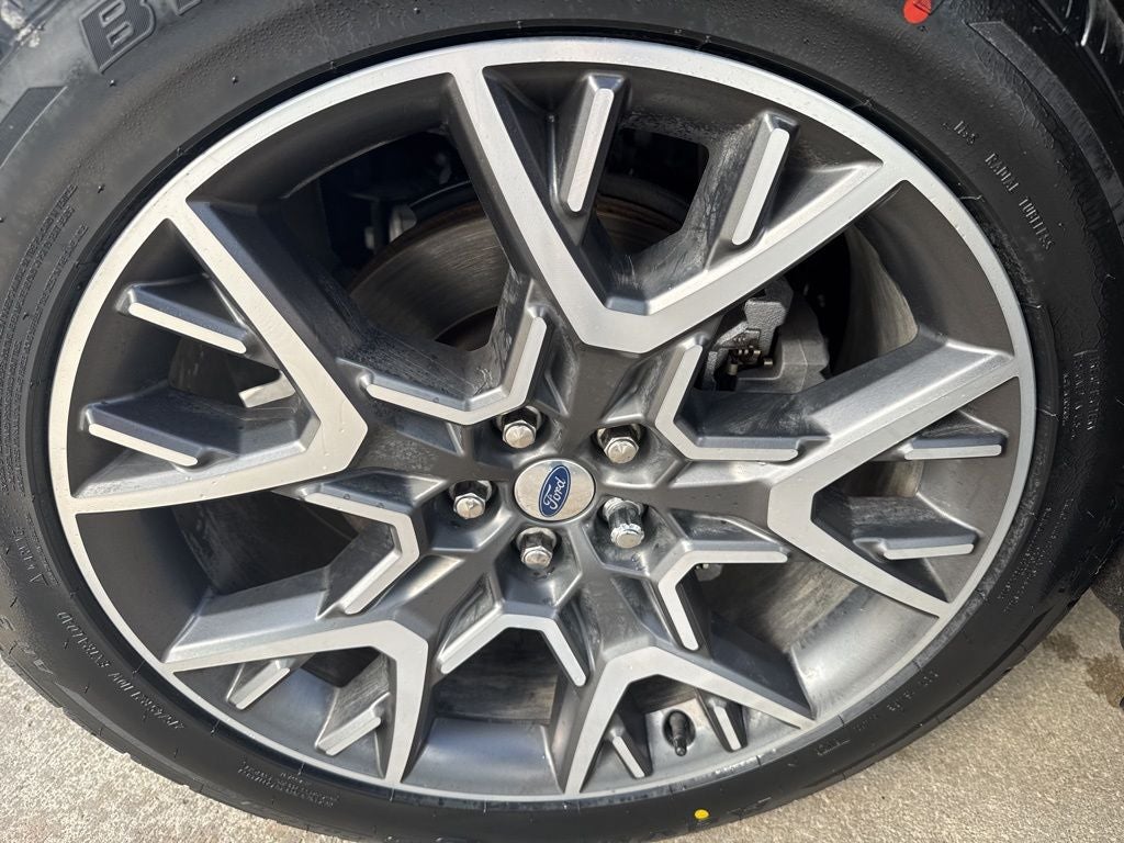 2025 Ford Explorer Platinum Ultimate