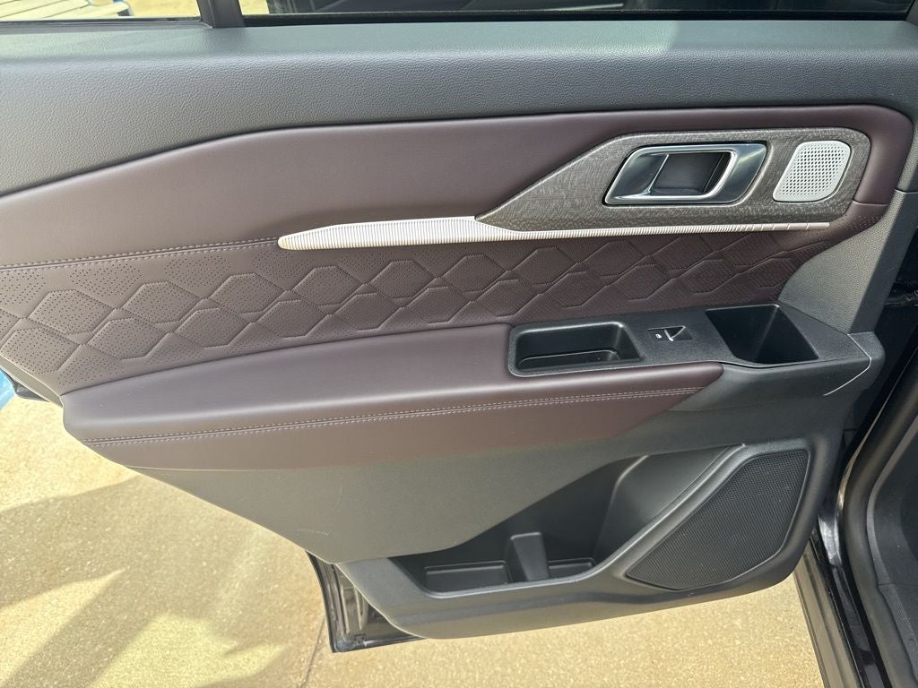 2025 Ford Explorer Platinum Ultimate