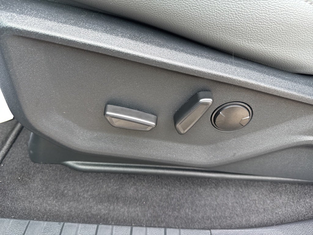 2025 Ford F-150 Lightning Flash™