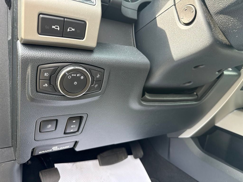 2022 Ford F-250SD Lariat Black Appearance