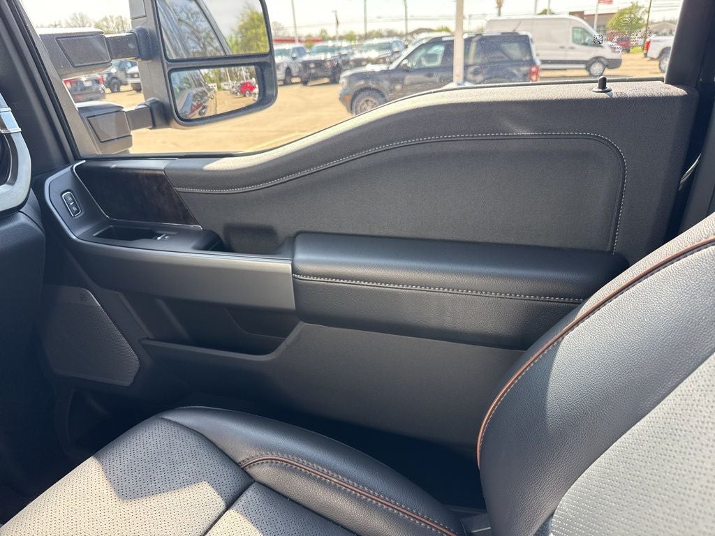 2025 Ford F-350SD Lariat