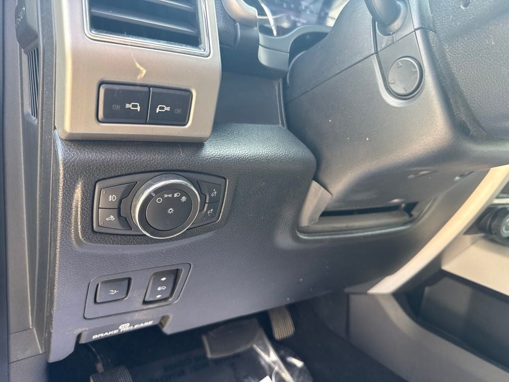2020 Ford F-350SD Lariat 8.5' Flatbed