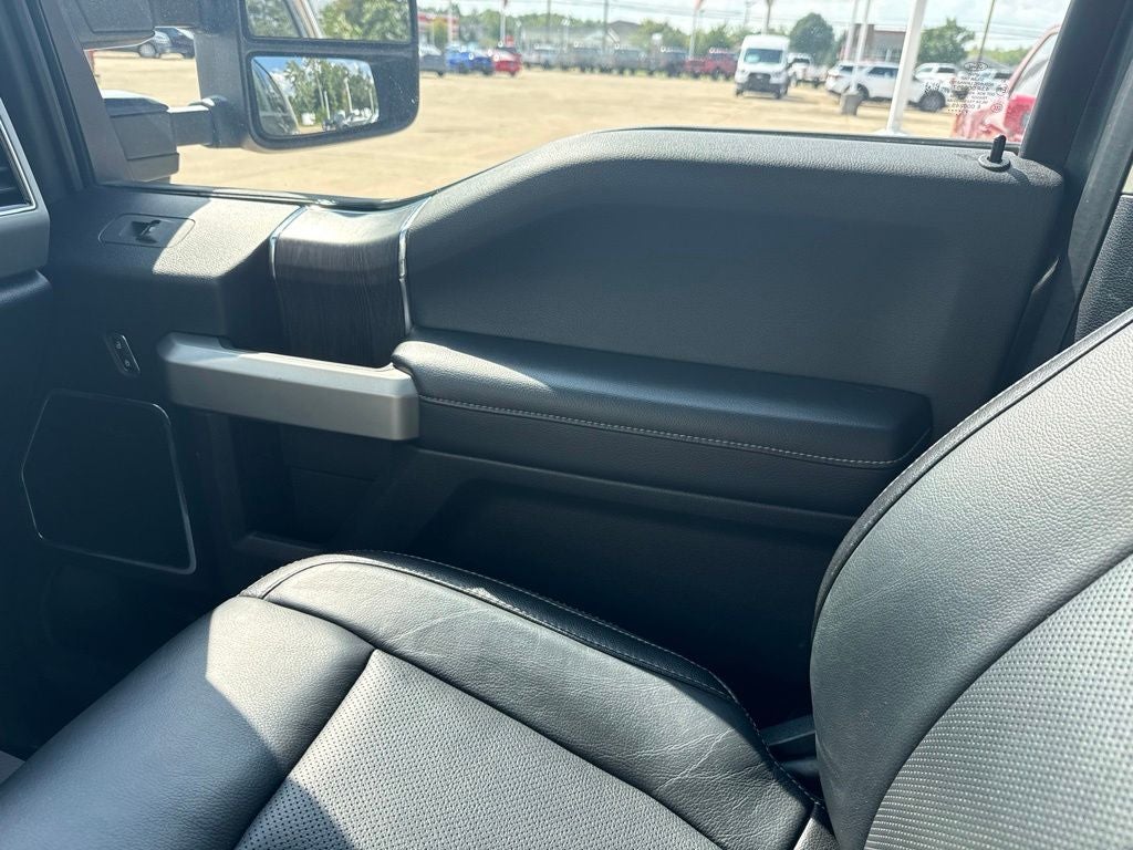 2020 Ford F-350SD Lariat 8.5' Flatbed