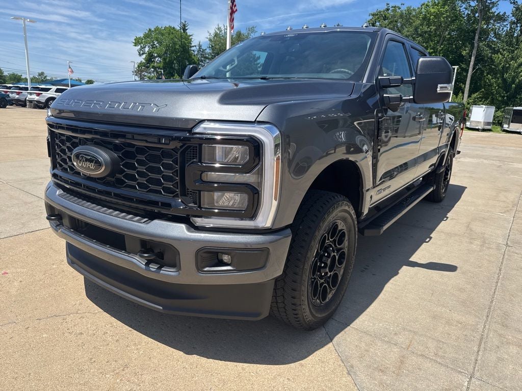 2026 Ford Super Duty F-350® XLT