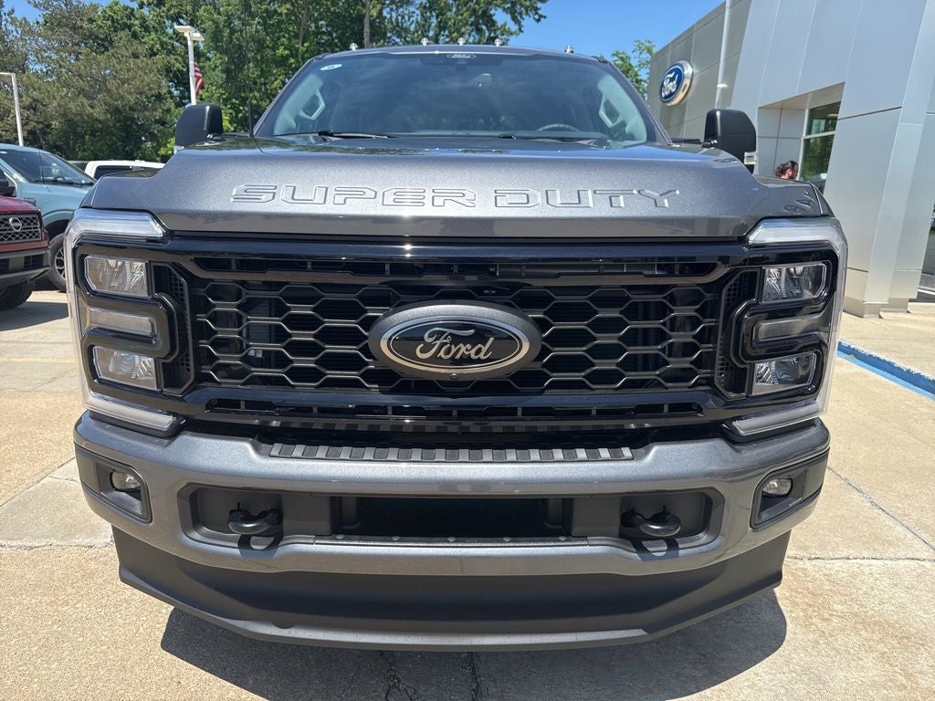 2026 Ford Super Duty F-350® XLT