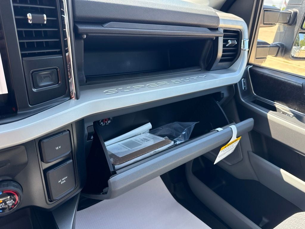 2026 Ford Super Duty F-350® XLT
