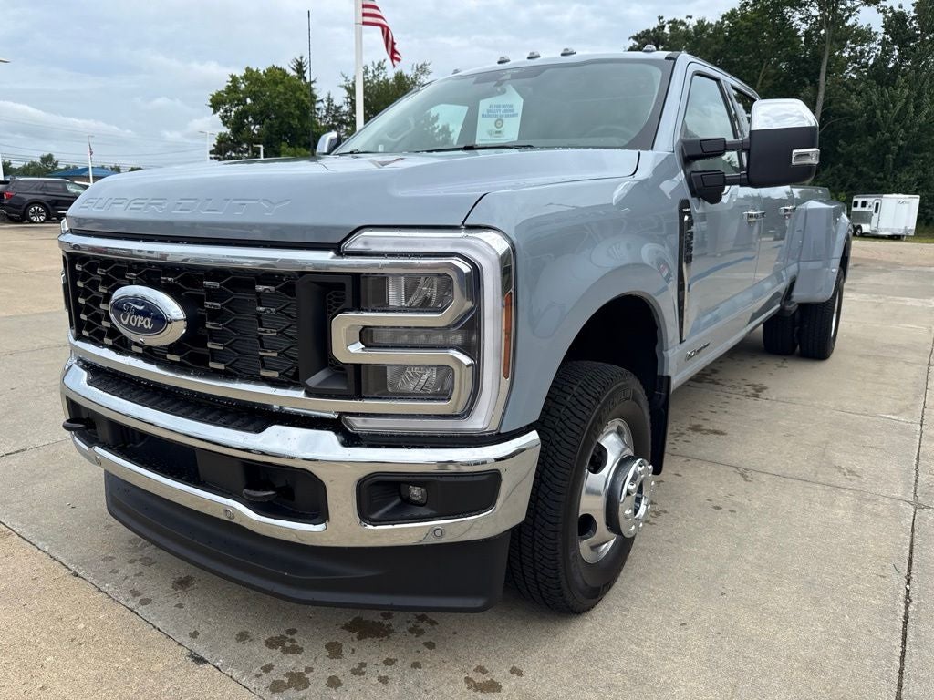 2026 Ford Super Duty F-350® Lariat®