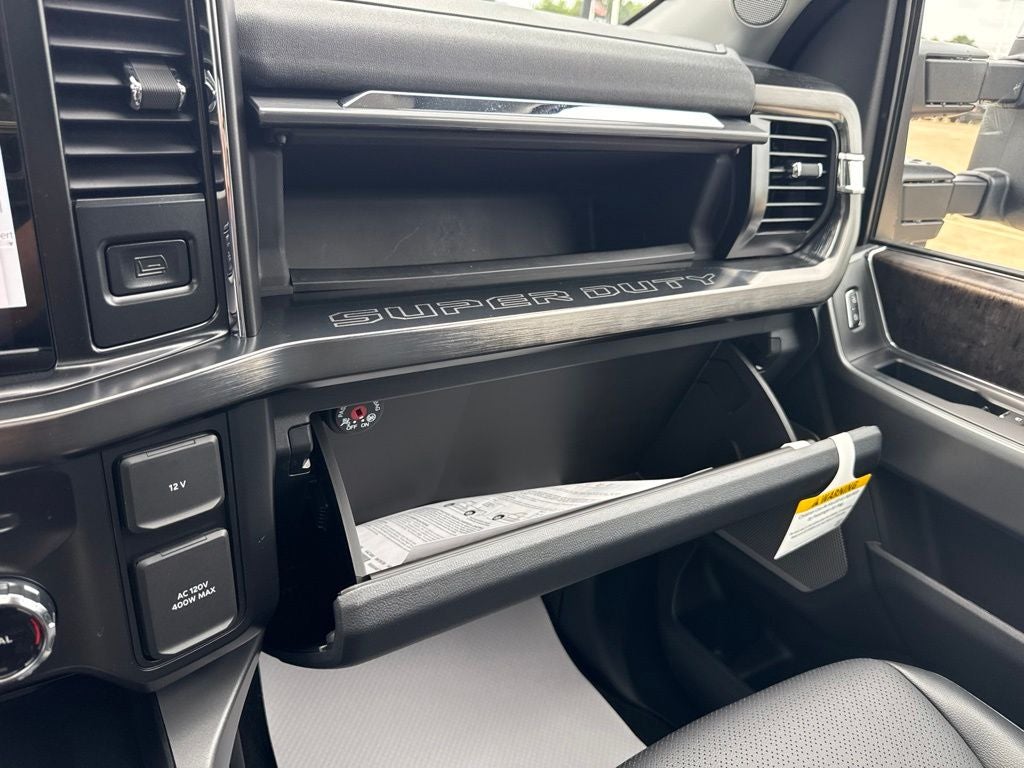 2026 Ford Super Duty F-350® Lariat®