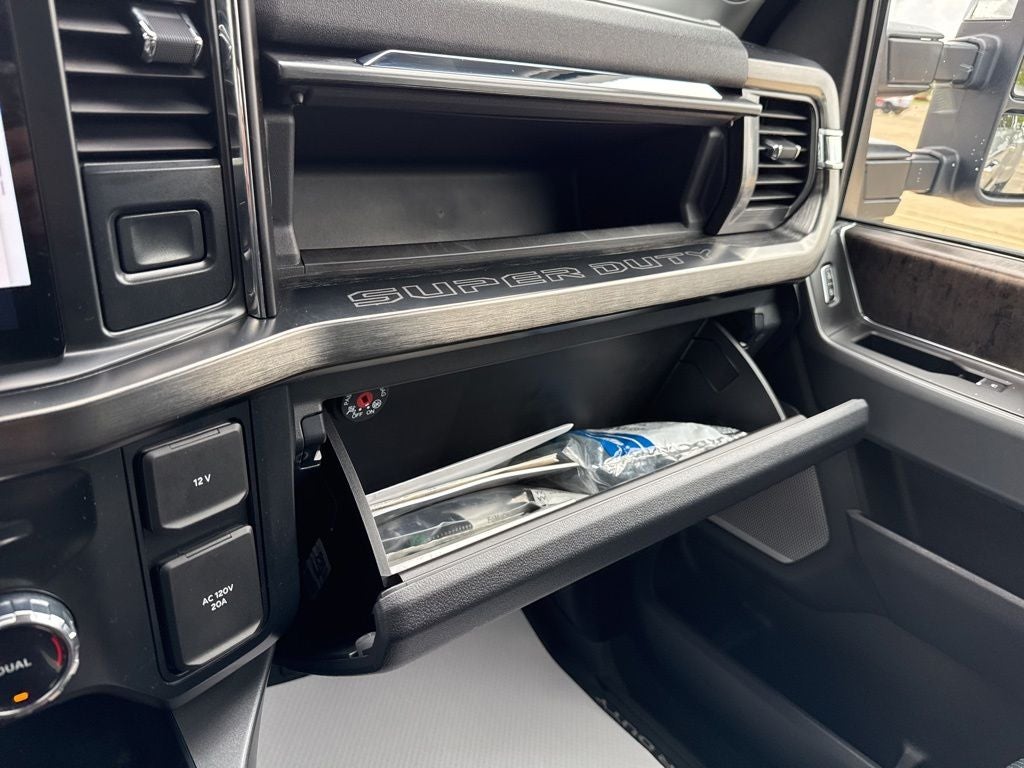 2024 Ford F-350SD Lariat DRW