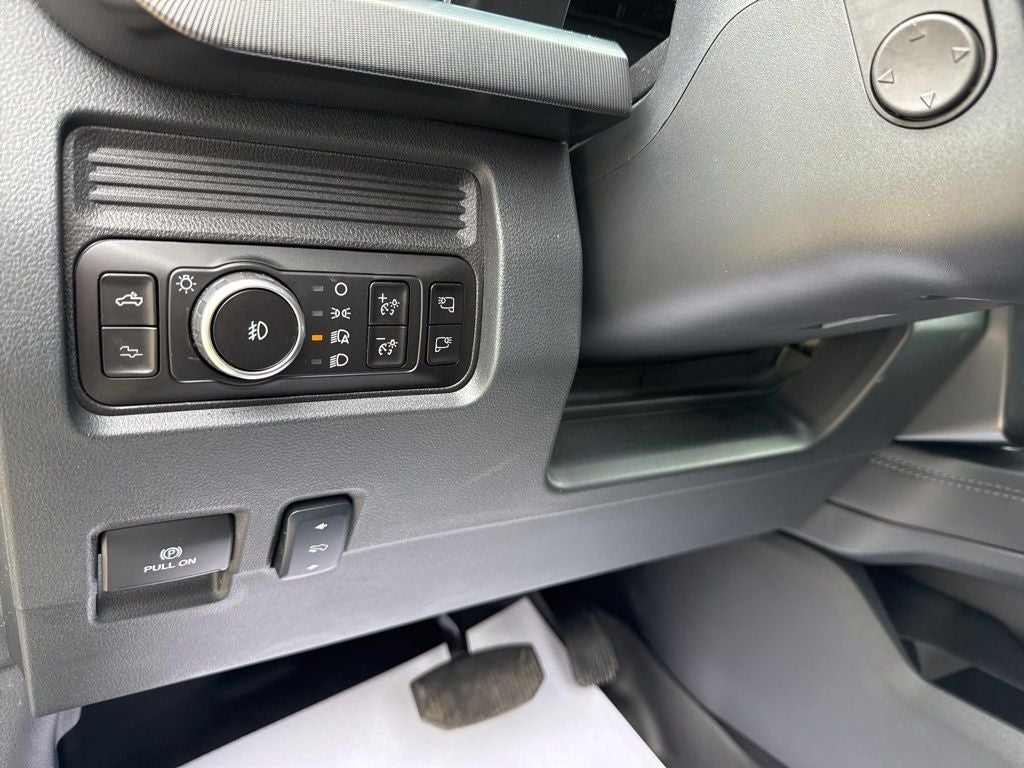 2025 Ford F-450SD Platinum DRW