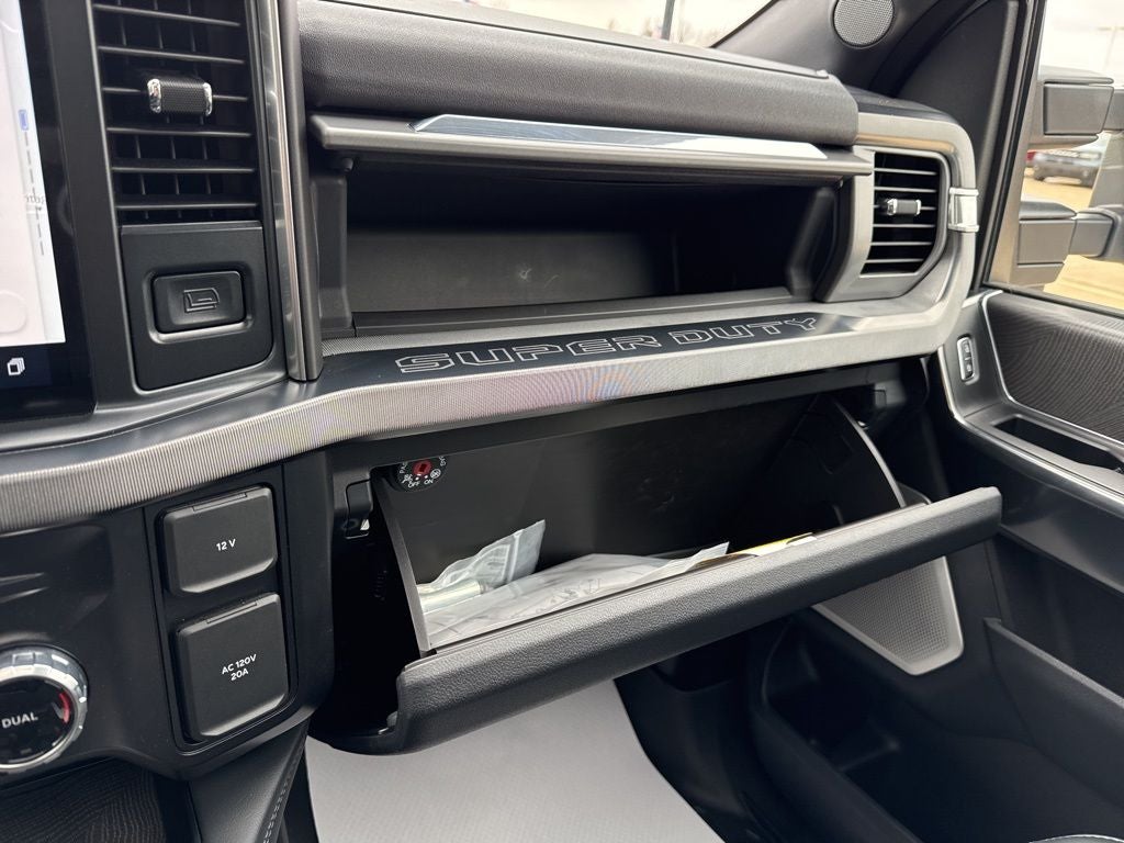 2025 Ford F-450SD Platinum DRW