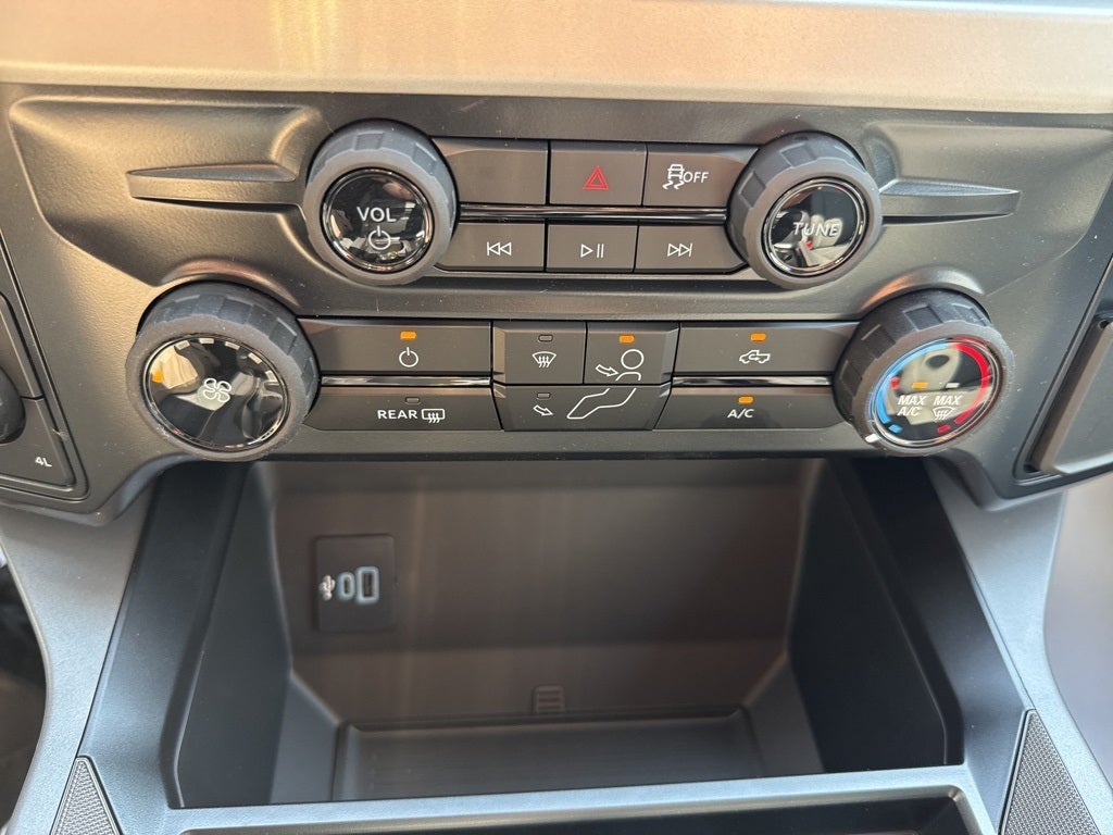 2026 Ford Super Duty F-350® XLT