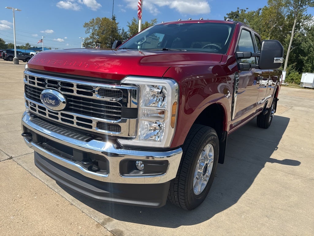 2026 Ford Super Duty F-350® XLT