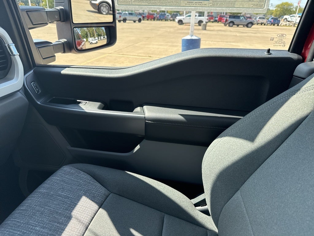 2026 Ford Super Duty F-350® XLT