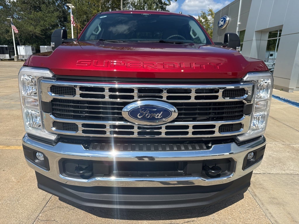 2026 Ford Super Duty F-350® XLT