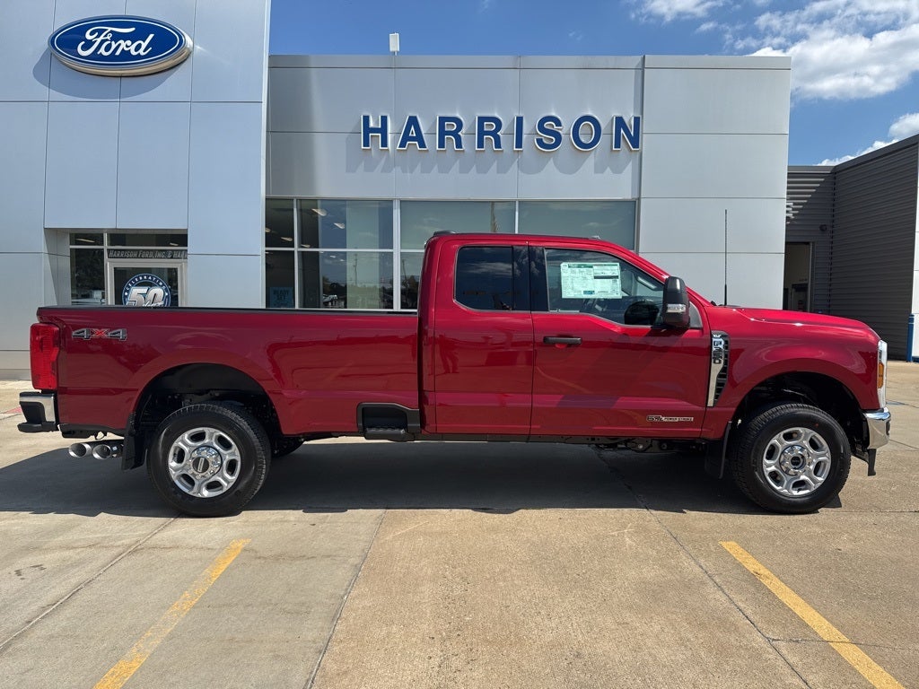 2026 Ford Super Duty F-350® XLT