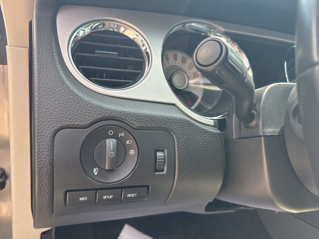 2011 Ford Mustang V6 Premium