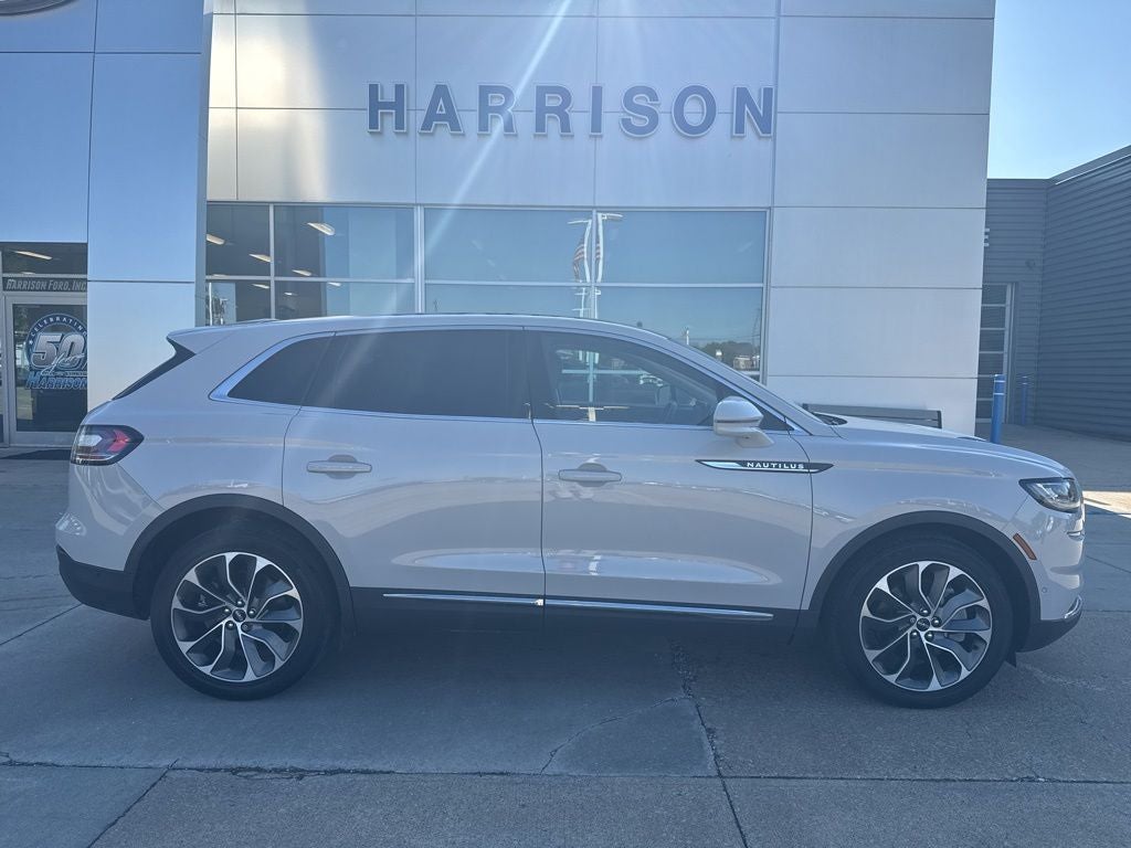 2022 Lincoln Nautilus Reserve