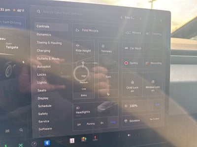 2025 Tesla Cybertruck Base