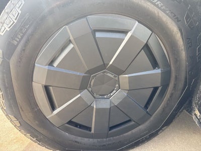 2025 Tesla Cybertruck Base