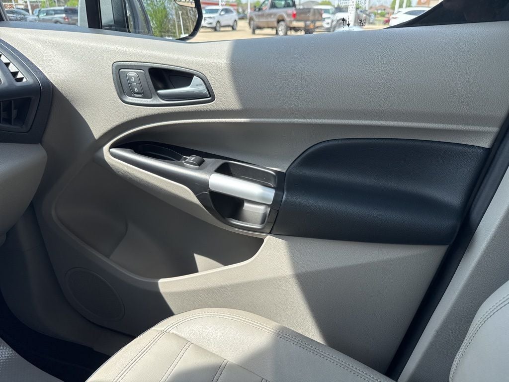 2022 Ford Transit Connect Titanium