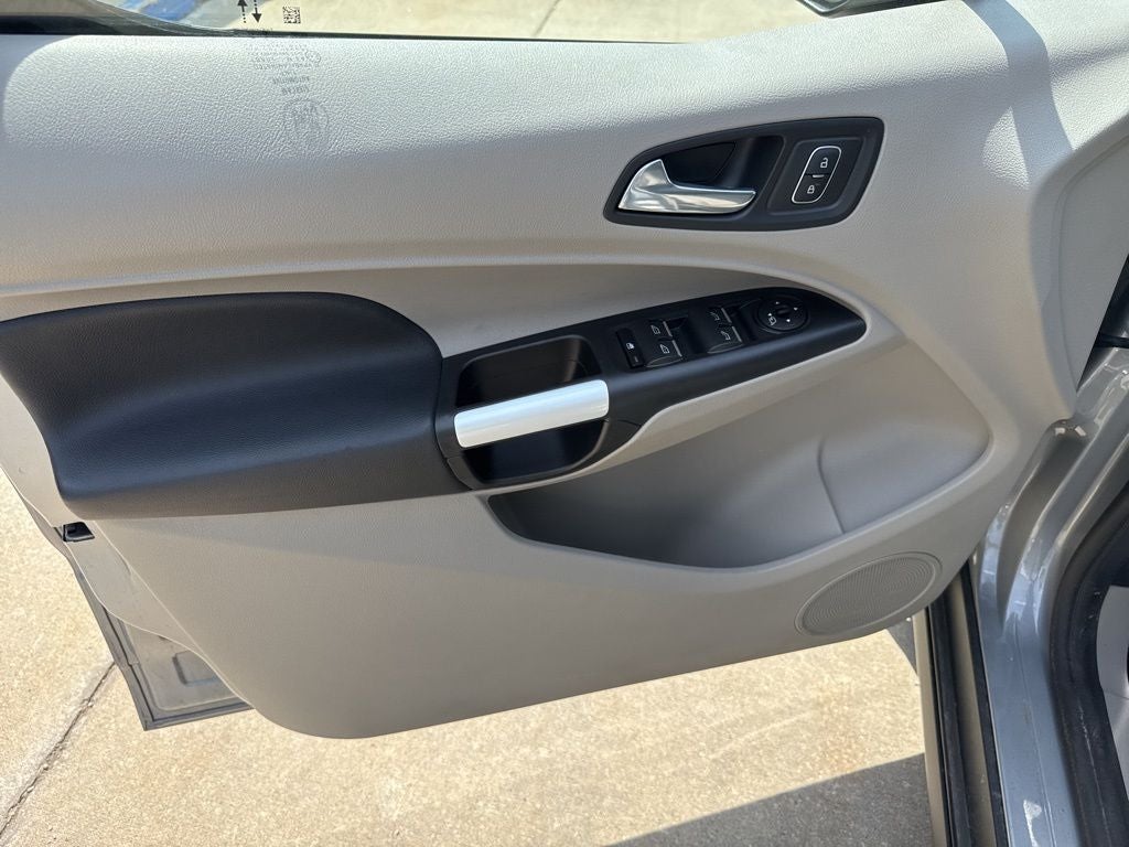 2022 Ford Transit Connect Titanium